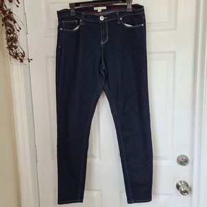 (869) Red Blue Denim Woman's Bootcut Blue Jeans, Size 15/16